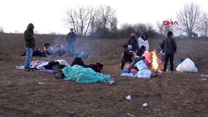 Pazarkule sınır kapısın'daki göçmenlerin bekleyişi sürüyor -2