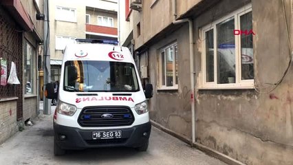 Bursa okuldan eve döndüğünde babasının bıçakladığı annesini kanlar içinde buldu