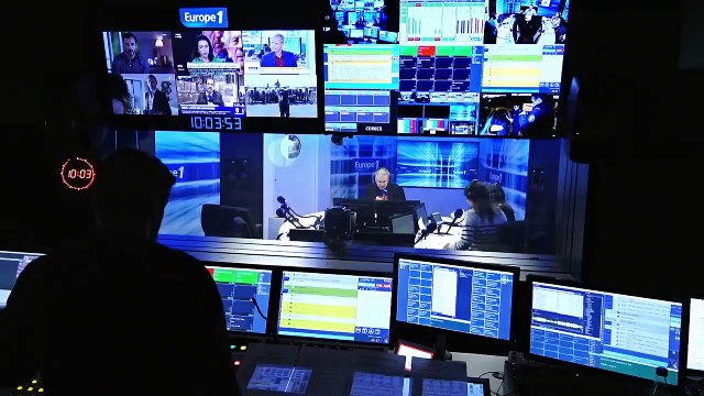 Les Tournesols de Van Gogh en confinement, la Maison bleue de Maxime Le Forestier en vente et une pièce de monnaie en l'honneur de 007