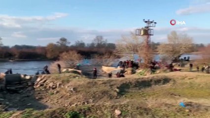 Mültecilerin zorlu yolculuğu devam ediyor