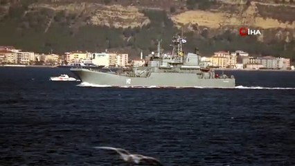 Rus Savaş Gemisi 2 Türk Sahil Güvenlik Botu Refakatinde Çanakkale Boğazı’nda İlerliyoR