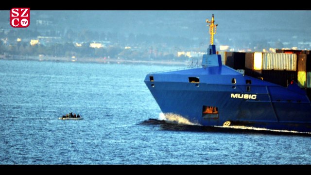 Yunan Sahil Güvenliği göçmenleri dev tankerin önüne sürükledi...