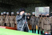 Kim Jong-un, karizmayı çizdirmemek için maske takmadı