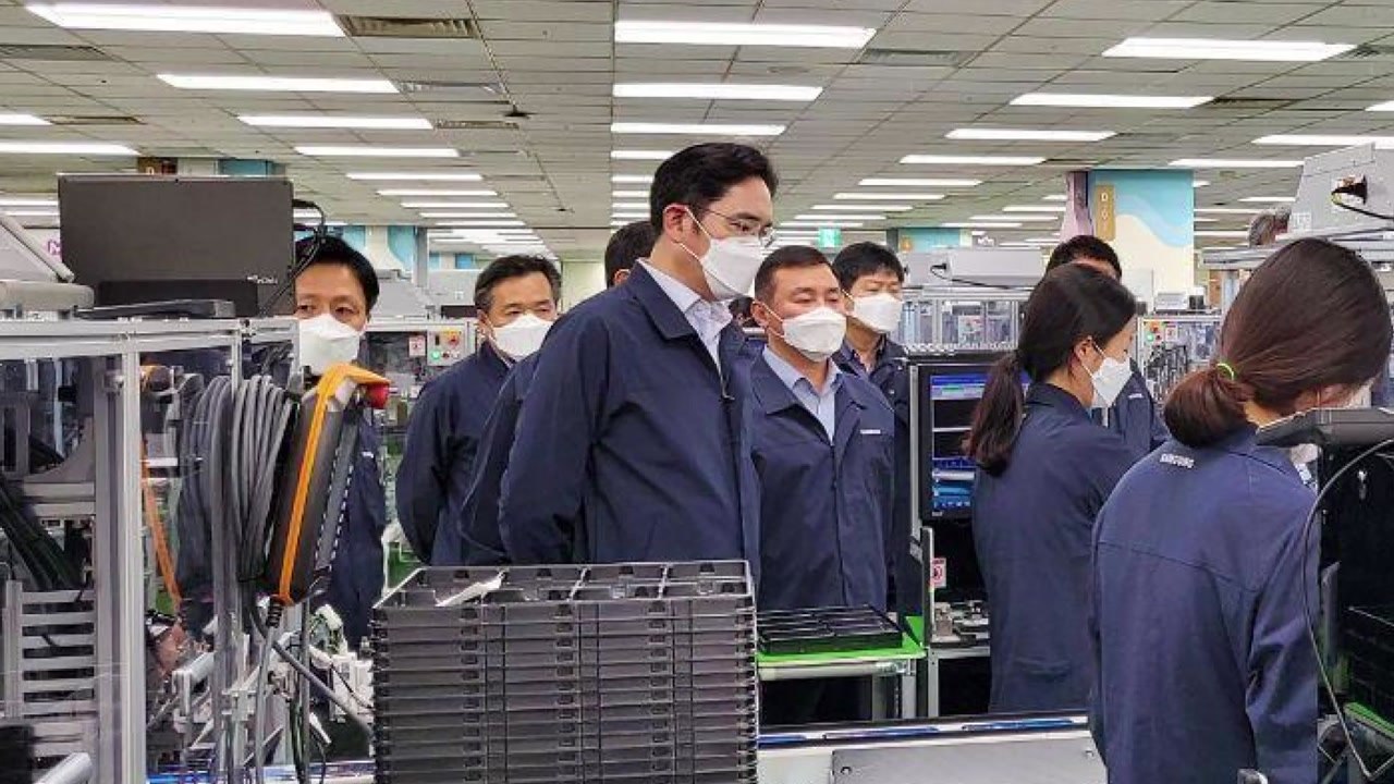 [기업] 삼성 이재용 부회장 구미사업장 방문...임직원 격려 / YTN