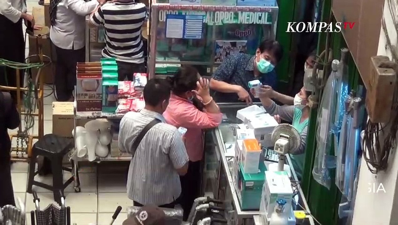 Jokowi Ancam Penimbun Masker
