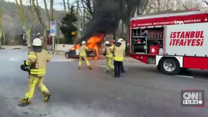Sosyal medya fenomeni Uras Benlioğlu’nun aracı yandı