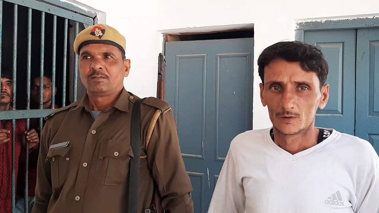 कांंधला: एक पेटी हरियाणा मार्का अवैध शराब के साथ तस्कर गिरफ्तार