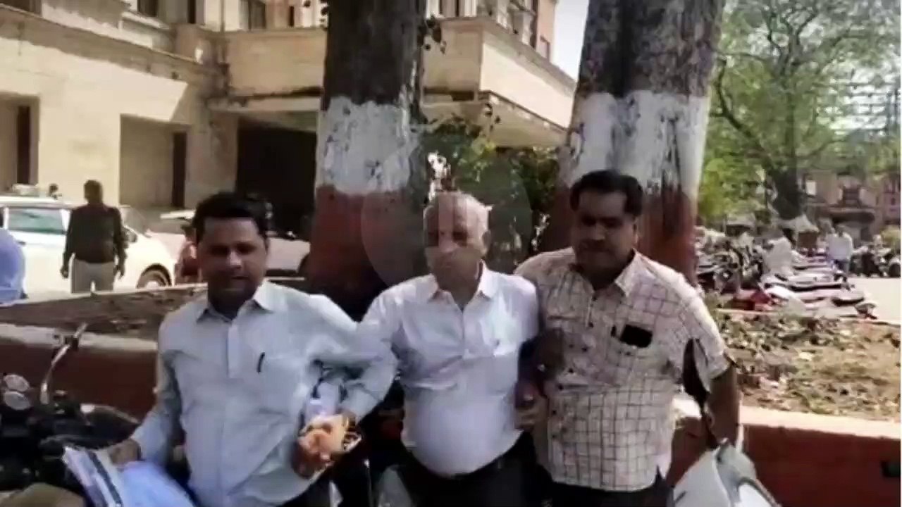 इंदौरः भ्रूण लिंग परीक्षण मामले में रिश्वत लेते पीसीपीएनडीटी प्रभारी गिरफ्तार