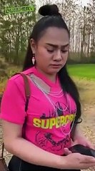 Menina visita pela 1ª vez namorado que conheceu na Internet mas este perdeu-se na floresta