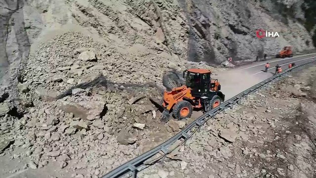 Karabük- Zonguldak karayolunda yolunda heyelan