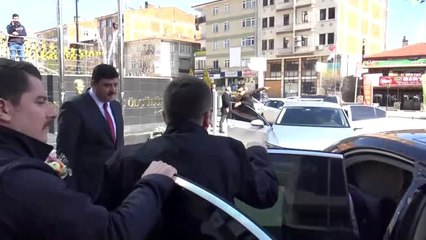 Télécharger la video: Bakan Kasapoğlu, Kahramankazan Belediyesini ziyaret etti