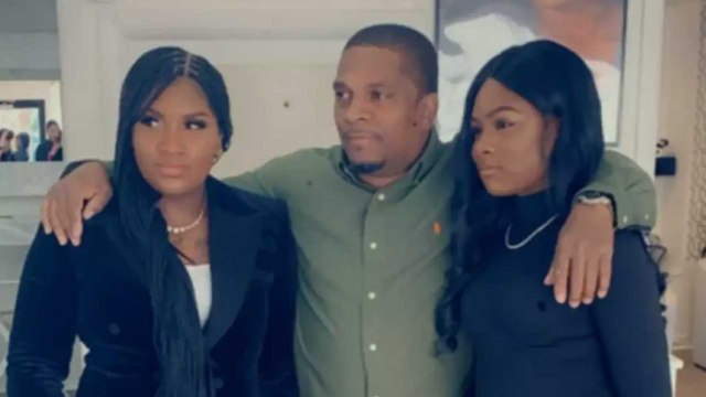 Des meilleures amies découvrent qu'elles sont sœurs