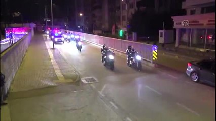 Fuhuş operasyonu şüphelileri oyuncak ayının içine para ve tabanca saklamış