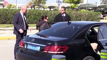 Isabel Pantoja en el aeropuerto de Sevilla rumbo a Madrid