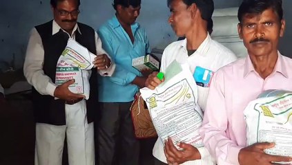 किसानों को मूंगफली व मूंग की उन्नति बीज मिनीकिट निःशुल्क वितरण किये