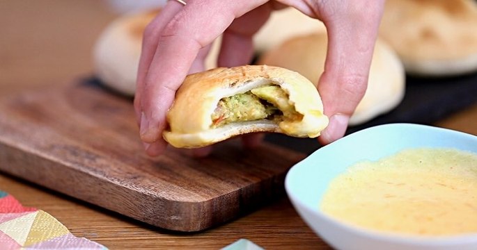 Original et idéal pour votre prochain apéro, testez les buns à l'avocat !