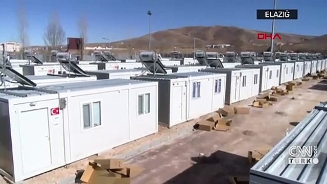 Elazığ'da depremin izleri siliniyor