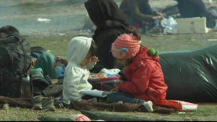 Syrian refugees in limbo on Turkey-Greece border