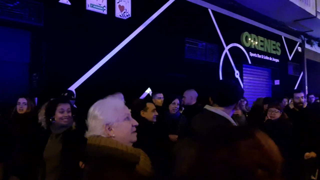 Colectivos vecinales se concentran frente a locales de apuestas de Tetuán