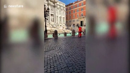 Police order tourists away from cordoned off Trevi fountain in Rome