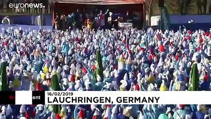 Un rassemblement de 3.500 "Schtroumpfs" à Landerneau dans Finistère, en pleine crise du coronavirus, fait le buzz sur le Net