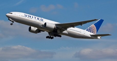 Un homme éternue en plein vol, des passagers exigent que l'avion se pose par peur du coronavirus