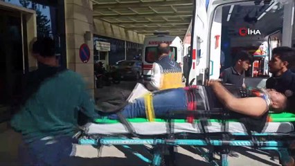 Kontrolden çıkan pikap park halindeki otomobile çarptı: 3 yaralı