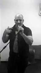 محمد لطفي يغني أغنية سواي بطريقة شرقية