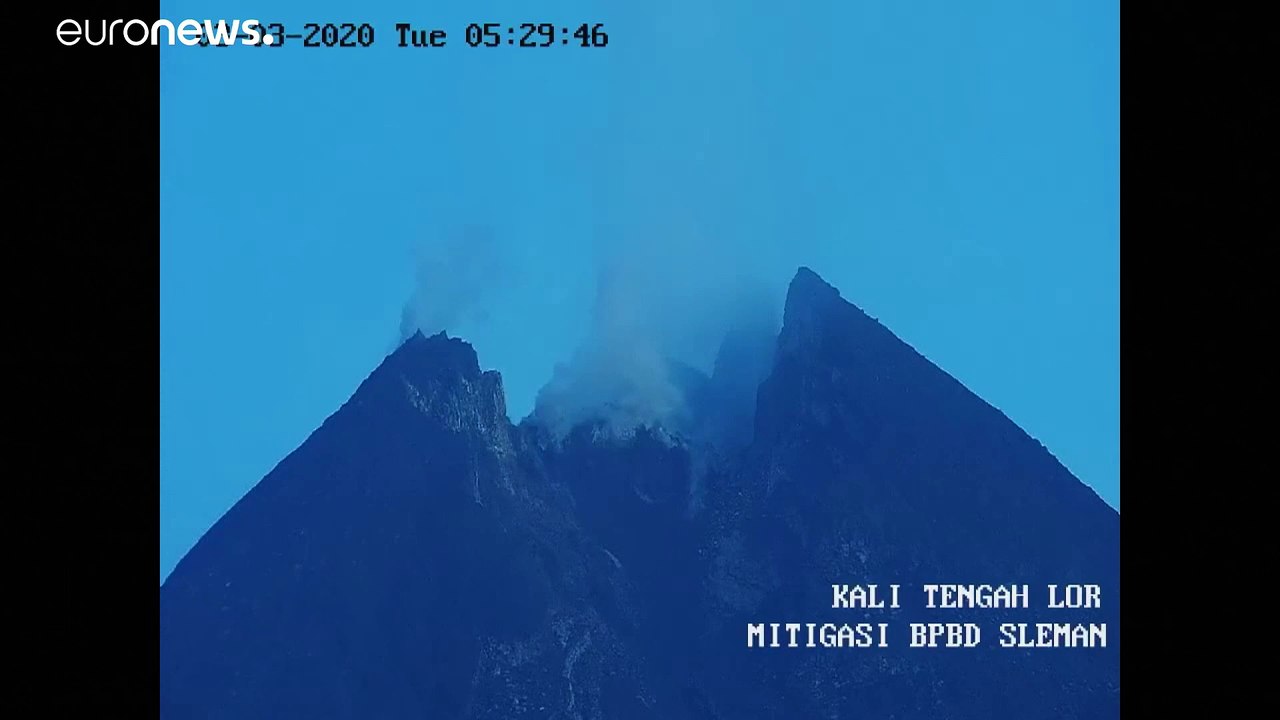 Indonesien: Vulkan Mount Merapi spuckt Asche über Java