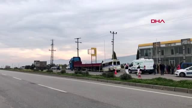 Manisa akhisar'da işçi servisi kaza yaptı 1 ölü 9 yaralı