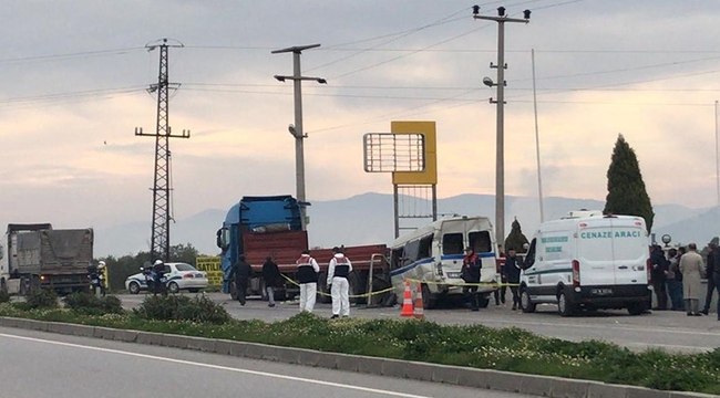 İşçi servisi kaza yaptı: 2 ölü, 8 yaralı