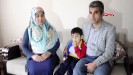 Manisa muhammet'in çelik halatla direk arasına sıkışan eline 6 dikiş atıldı