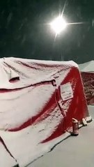 Karantinaya alınan gezgin isyan etti