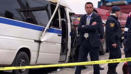 Manisa'da feci kaza: 2 ölü 8 yaralı