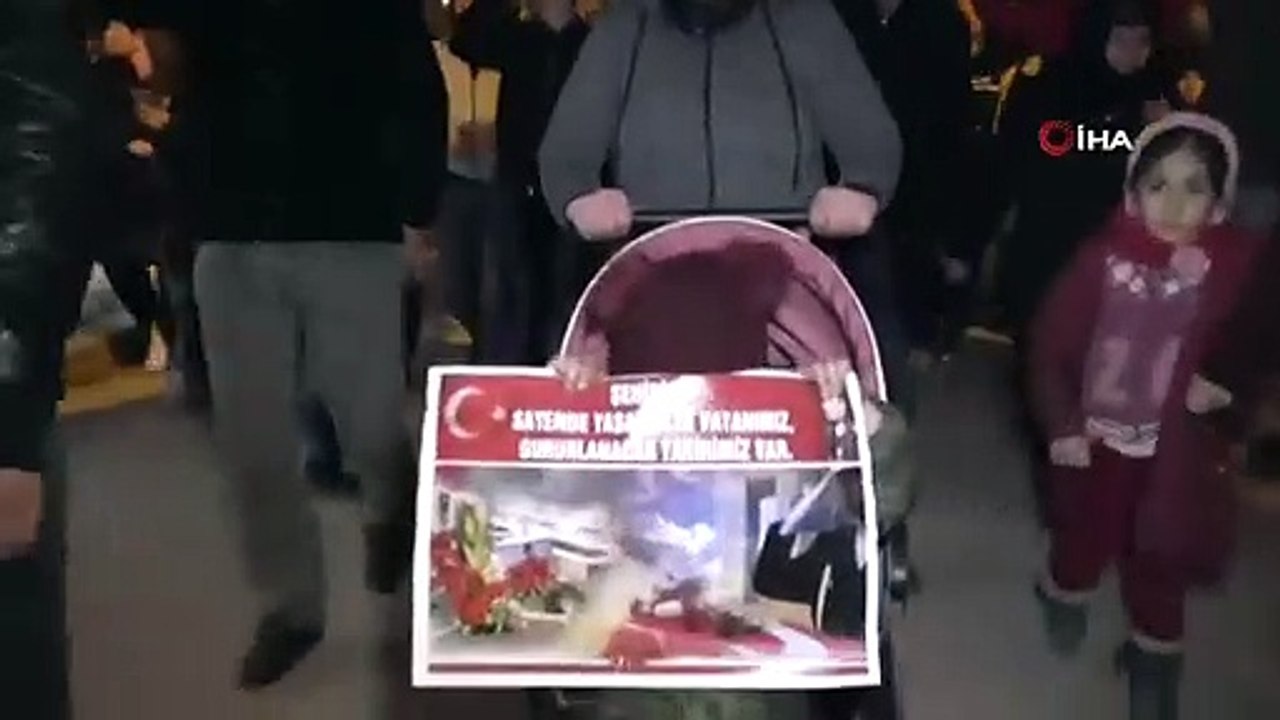 Vatandaşlar İdlib Şehitlerini Anmak İçin Yürüdü
