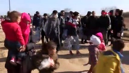 'Sınır'da yaşam | Sığınmacılar Yunanistan sınırına yürümeye devam ediyor
