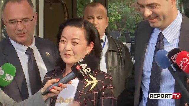 Report TV - Yuri Kim dy orë në takim me Bashën! Kryedemokrati: Patëm një bisedë të mirë