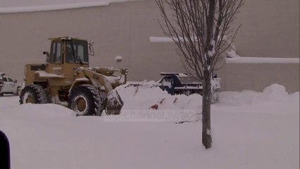 “Frozen” i vërtetë/ Banorët kur zgjohen gjejnë shtëpitë e mbuluara nga akulli