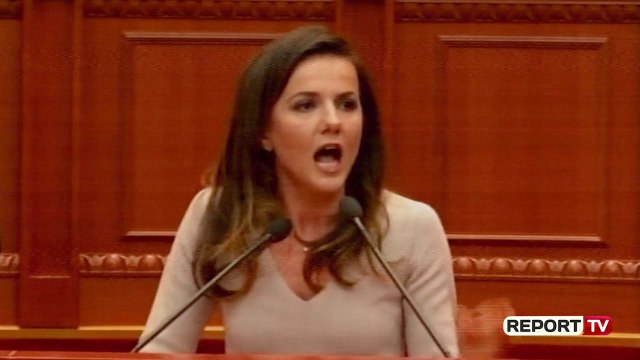 Rudina Hajdari ngre zërin për gratë pas vrasjeve: Edhe unë kam qenë pre e dhunës!