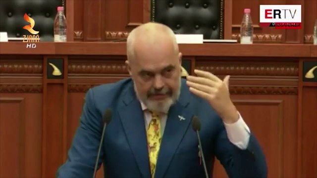 EDI RAMA MOS HARXHONI LEKË KOT DUKE BLERË MASKA, ASNJË I PREKUR NGA KORONAVIRUSI