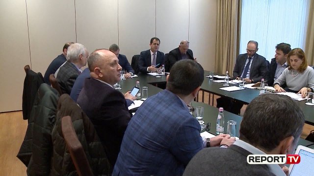 Drafti i PD, palët dakord për financimin miks! 15 marsi në rrezik, PS: Mund ta votojmë në Prill