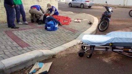 Colisão entre carro e moto na Rua Antonina deixa homem ferido