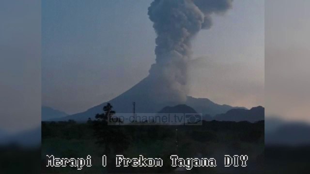 Pamjet/ Shpërthen vullkani në Indonezi, hi e tym nga mali Merapi