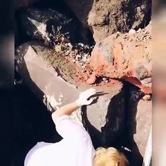 Alumnos de Trabajo Social de la ULL limpian el entorno de la playa de Valleseco