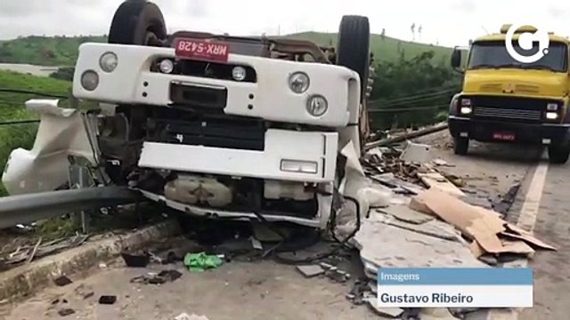 Duas pessoas ficam feridas em acidente na ES 482 em Cachoeiro