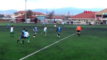 Bolu dili boğazına kaçan futbolcuyu, doktor olan hakem kurtardı