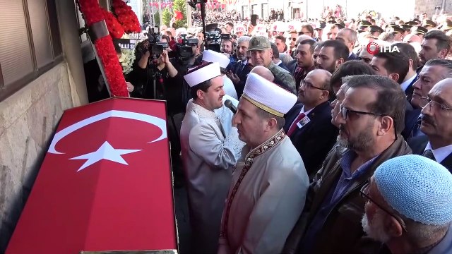 Bahar Kalkanı Harekatı’nda şehit olan Uzman Çavuş Kadir Tuncer son yolculuğuna uğurlandı