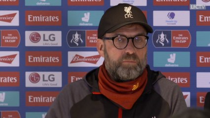Klopp: "No me preguntes por el coronavirus, soy un simple entrenador con gorra de beísbol"