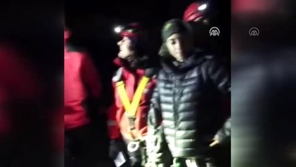 Dağda mahsur kalan kadın kurtarıldı