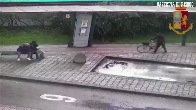 Reggio Emilia - Spaccio in Piazzale Europa, arrestato pusher (04.03.20)